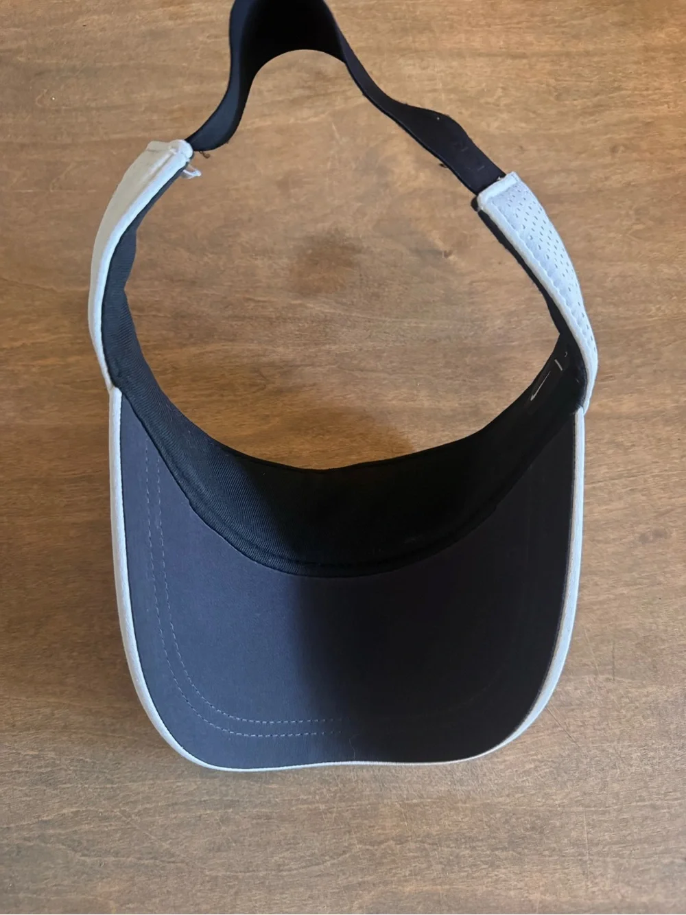 Nike LIGHT GREY Performance Visor with Black Swoosh